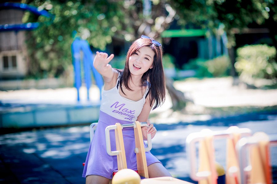 我们为什么需要美女，可能她们改变你的生活习性，让人感这个世界充满期待，虽然当你觉得期待的东西就要得到的时候，她们马上去普度众生，让其他人觉得生活充满期待。——韩寒《像少年啦飞驰》